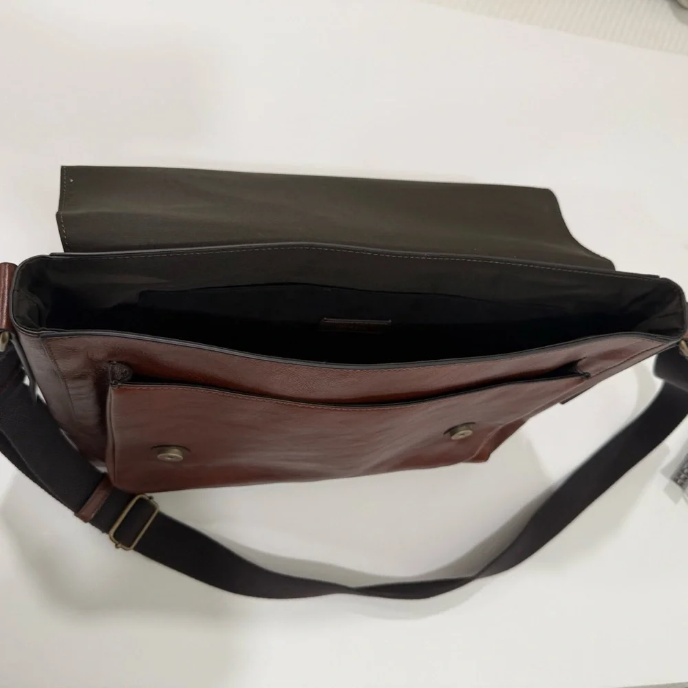 Fossil Kayden Messenger Bag Dark Brown Leather with Adjustable Black Strap